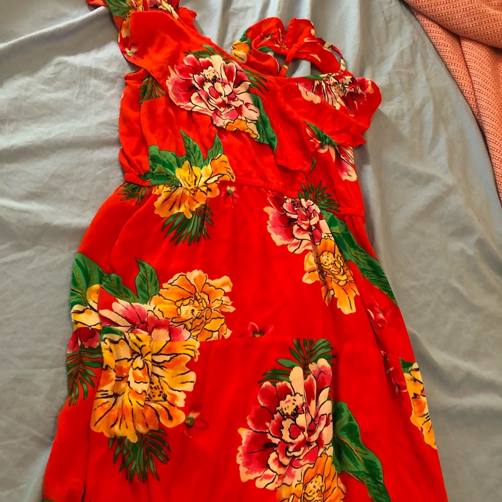 Open-shoulder maxi dress.